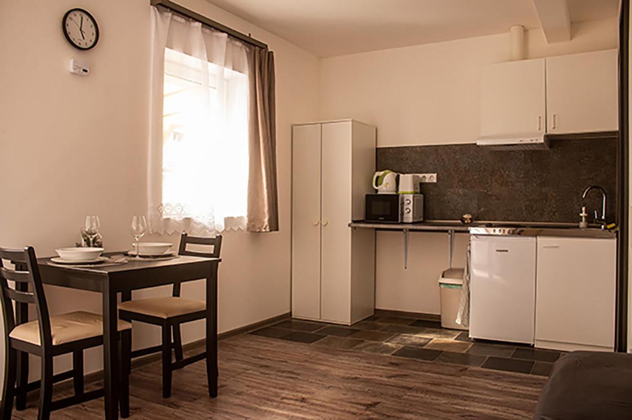 Sarvarlak Apartmanhaz Exterior photo